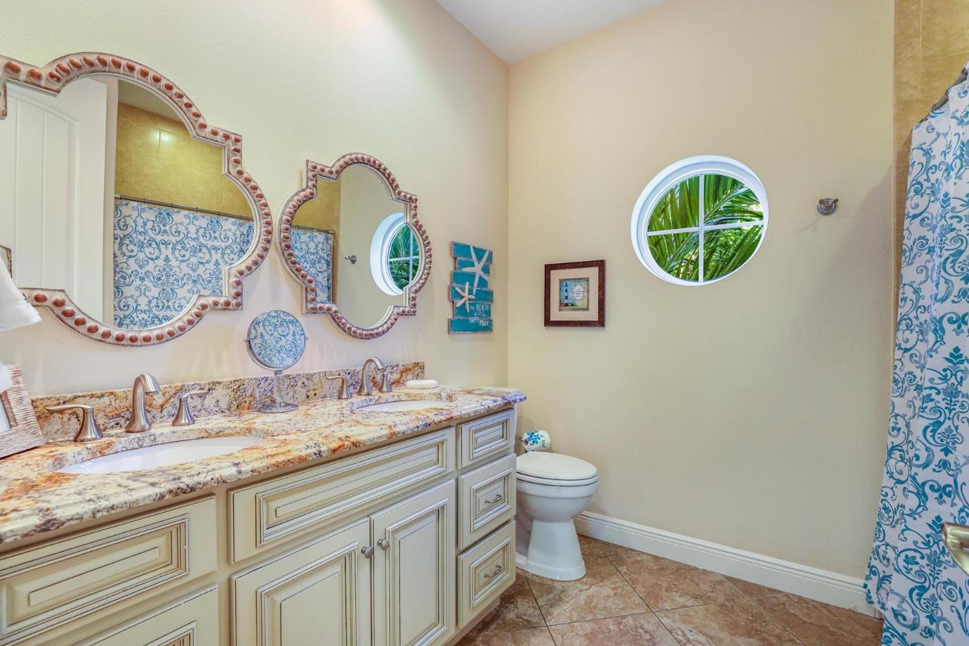 הולמס ביץ' Coconut Cottage מראה חיצוני תמונה